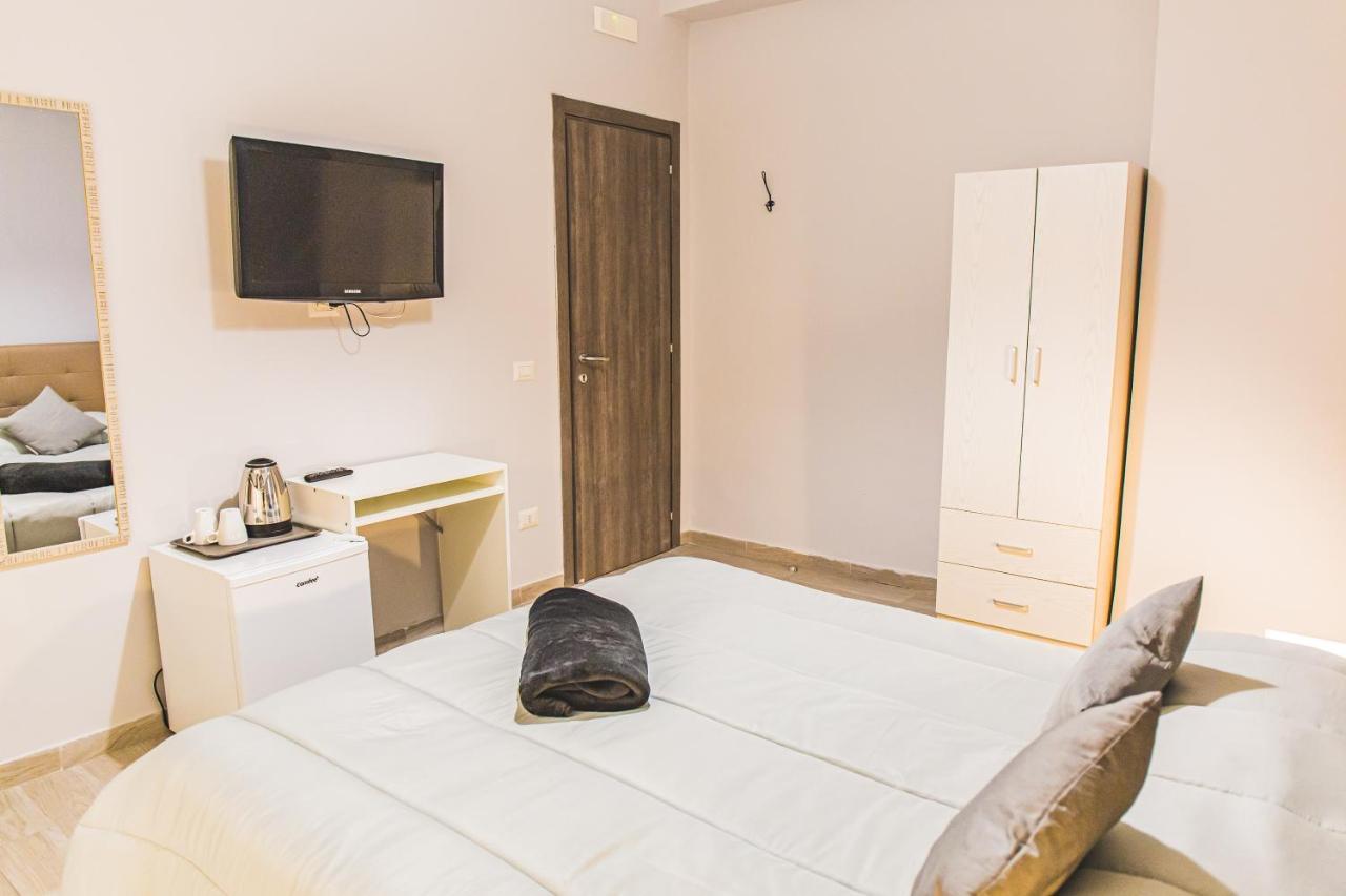 Zuroli Suite Наполи Екстериор снимка