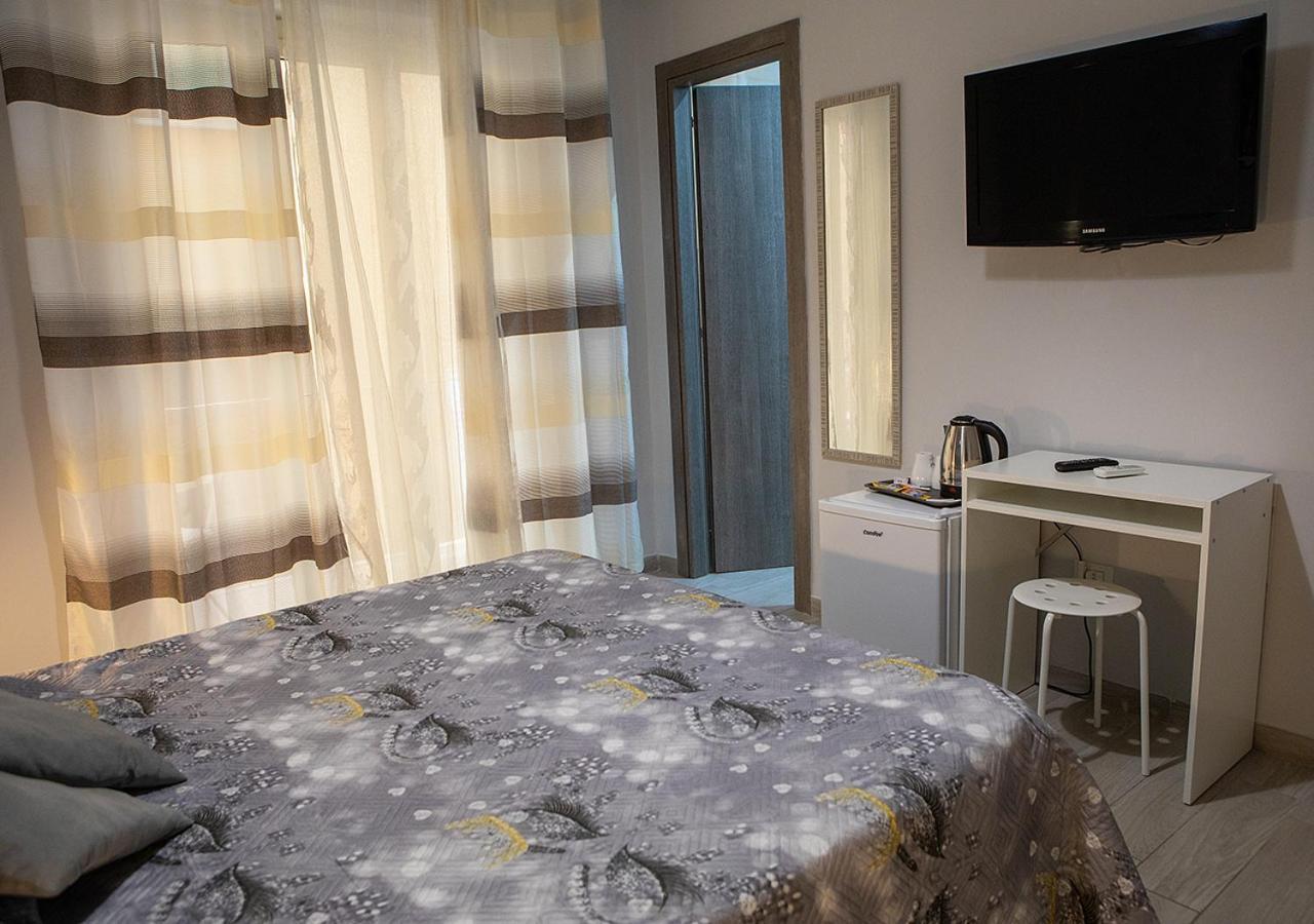 Zuroli Suite Наполи Екстериор снимка